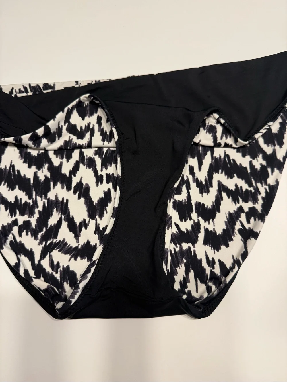 Knix Leakproof Classic Bikini Swim Bottom Size Large Period Swimwear UPF 50+